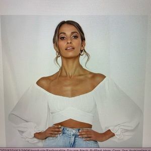 Fashionable Square Neck Crop Top. Sz M